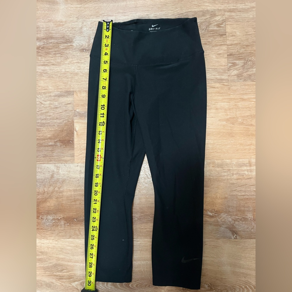 Nike Dri-Fit Cropped Black Leggings